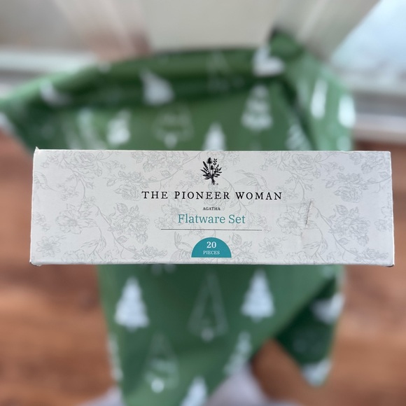 The Pioneer Woman Silver Flatware Set - Picture 2 of 9